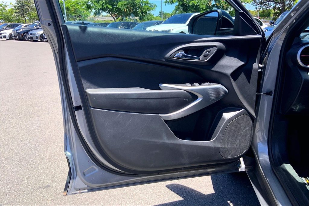Used 2024 Chevrolet Trax RS FWD image 22