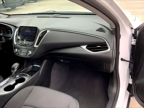 Used 2024 Chevrolet Malibu LT FWD image 18