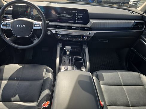 Certified 2023 Kia Telluride EX w/ EX Captain's Chair Package FWD image 15