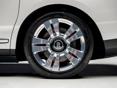 Used 2019 Rolls-Royce Cullinan image 19