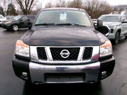 Used 2011 Nissan Titan SV w/ SV Premium Utility Pkg image 2