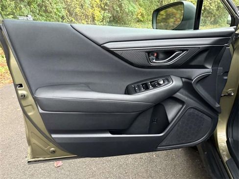 Used 2021 Subaru Outback Premium image 8