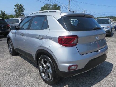 Used 2026 Hyundai Venue SEL FWD image 40