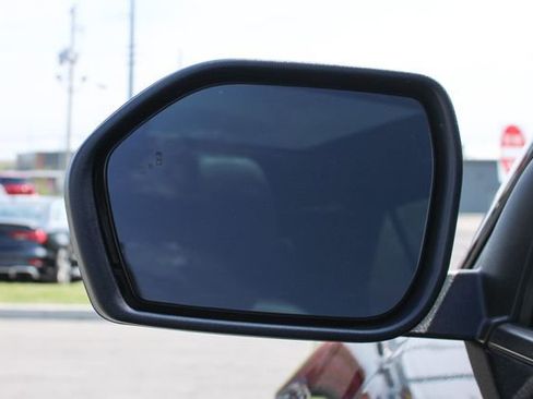 Used 2020 Ford Explorer XLT w/ Equipment Group 202A image 8