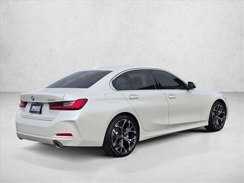 Used 2025 BMW 330i Sedan w/ Premium Package image 5