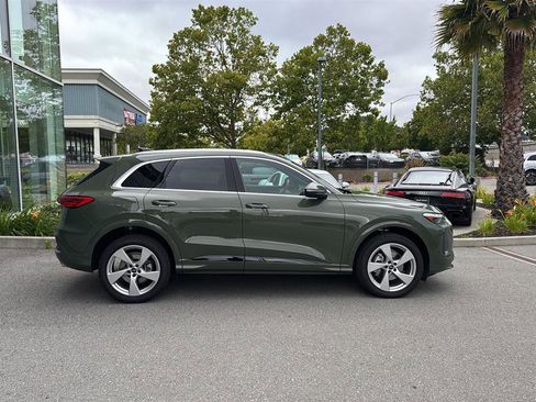 Used 2025 Audi Q5 Premium w/ Premium Plus AWD/4WD image 5