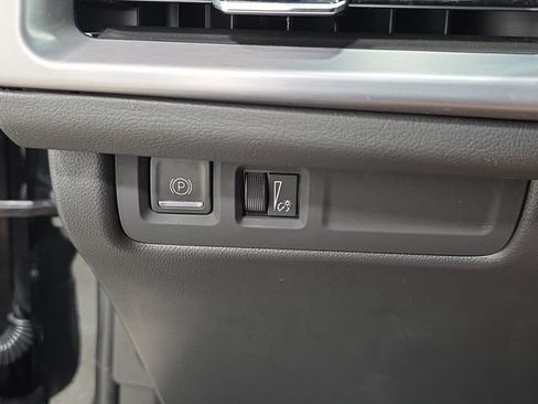 Certified 2025 Cadillac XT4 Premium Luxury AWD/4WD image 23