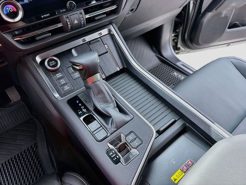 Certified 2025 Lexus GX 550 AWD/4WD image 17