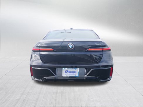 New 2025 BMW 740i w/ Premium Package image 4