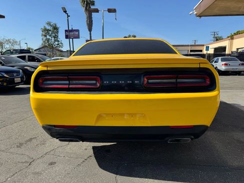 Used 2017 Dodge Challenger R/T RWD image 5