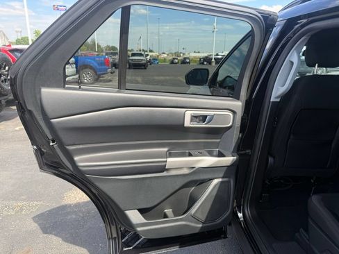 Certified 2021 Ford Explorer XLT RWD image 31