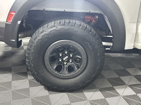 Certified 2022 Ford F150 Raptor w/ Equipment Group 801A High image 17