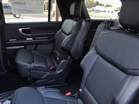 New 2026 Ford Expedition Platinum w/ Stealth Appearance Package AWD/4WD image 18