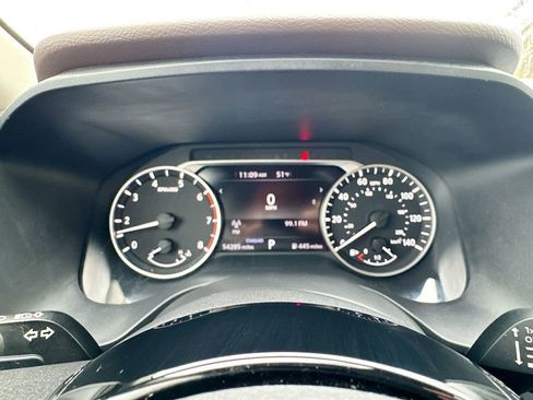 Used 2022 Nissan Rogue SV image 11