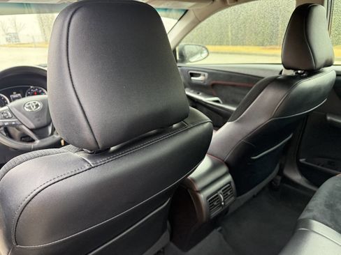 Used 2015 Toyota Camry XSE image 10
