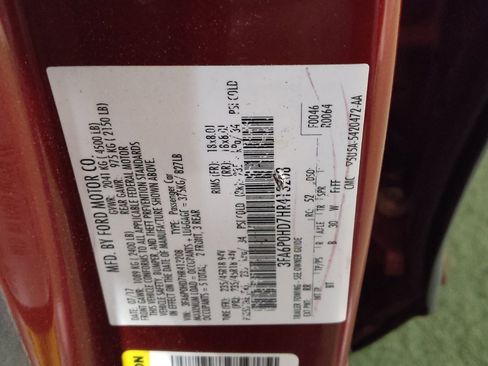 Used 2017 Ford Fusion SE w/ Fusion SE Technology Package image 33