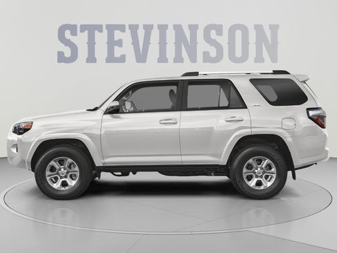 Used 2020 Toyota 4Runner SR5 Premium w/ Moonroof Package AWD/4WD image 3