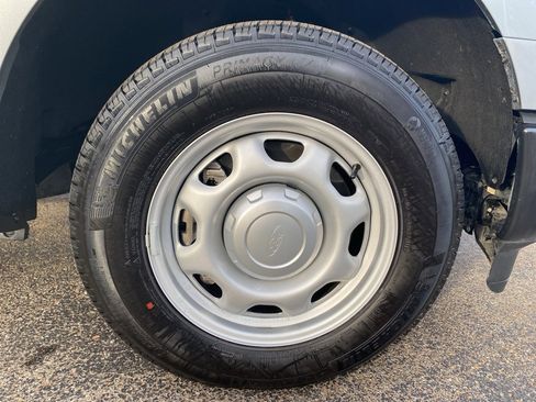 Used 2024 Ford F150 XL image 9