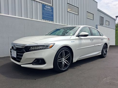 Used 2021 Honda Accord Touring image 1