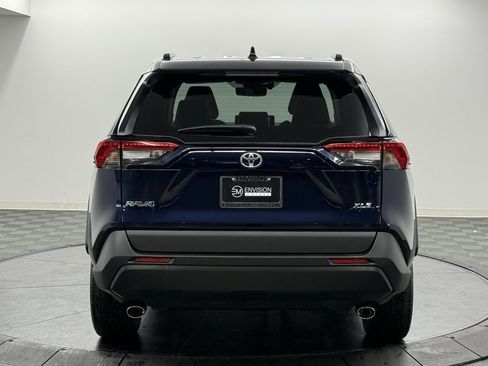Used 2025 Toyota RAV4 XLE Premium image 8
