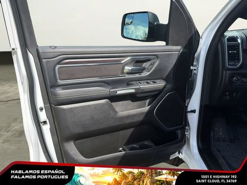 Used 2025 RAM 1500 Laramie AWD/4WD image 17