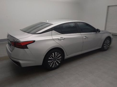 Used 2024 Nissan Altima 2.5 SV FWD image 10