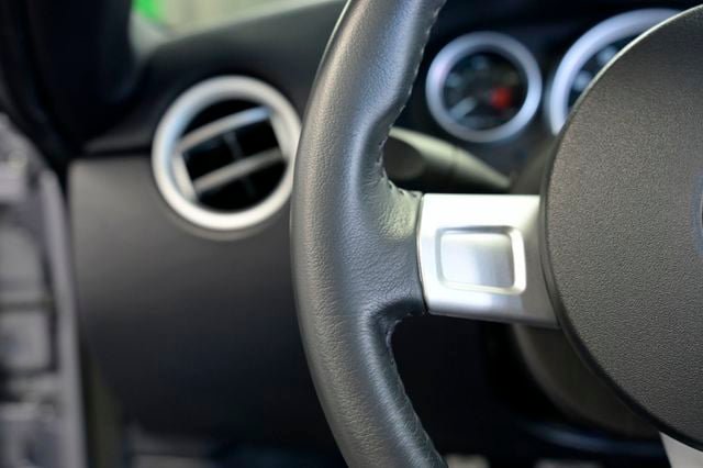 Used 2006 Ford GT RWD image 48