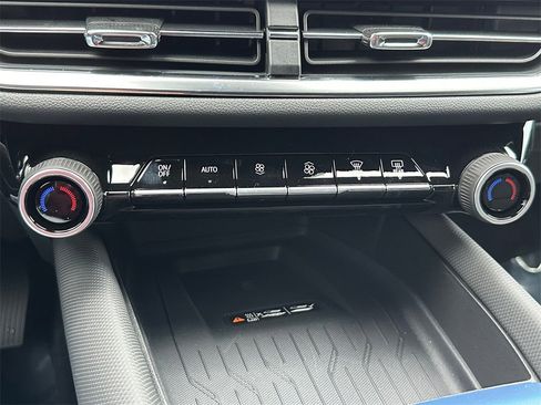 New 2026 Chevrolet Equinox EV LT image 27