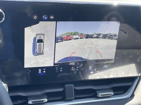 Certified 2025 Chevrolet Equinox LT w/ Convenience Package II image 19