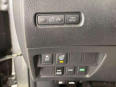 Used 2017 Nissan Rogue S AWD/4WD image 9