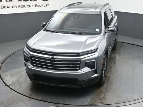 New 2026 Chevrolet Traverse LT w/ Sun and Wheel Package FWD image 25