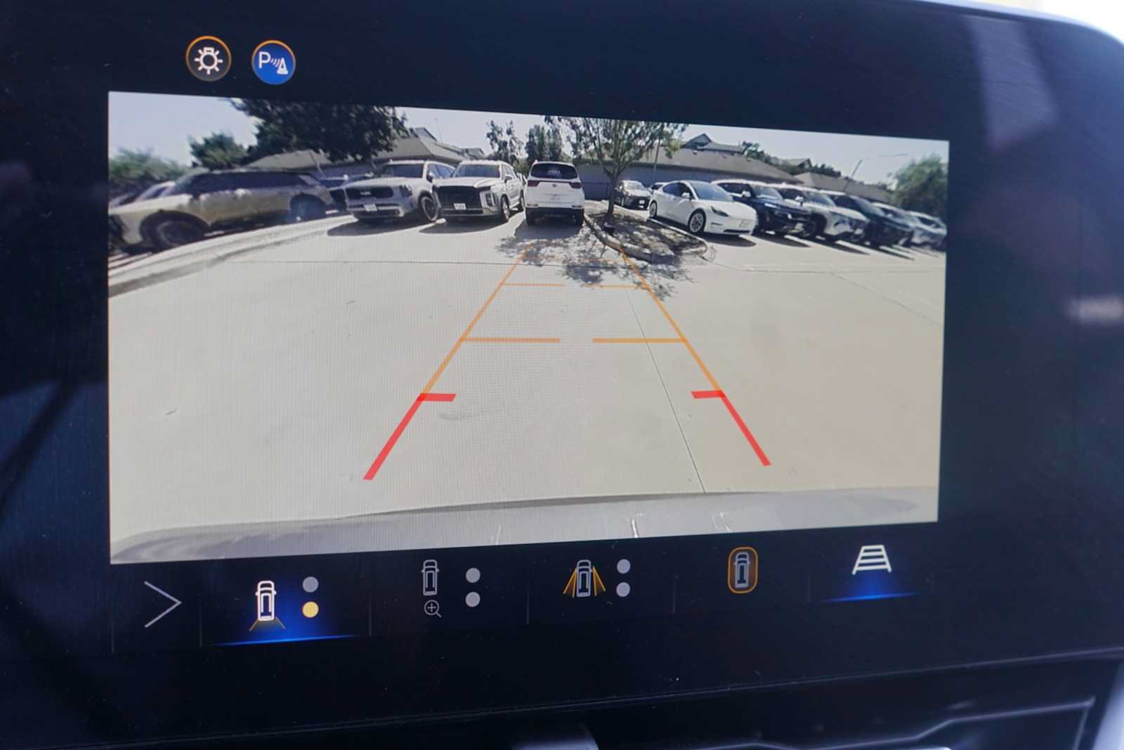 Used 2025 Chevrolet Equinox LT w/ Convenience Package II FWD image 10