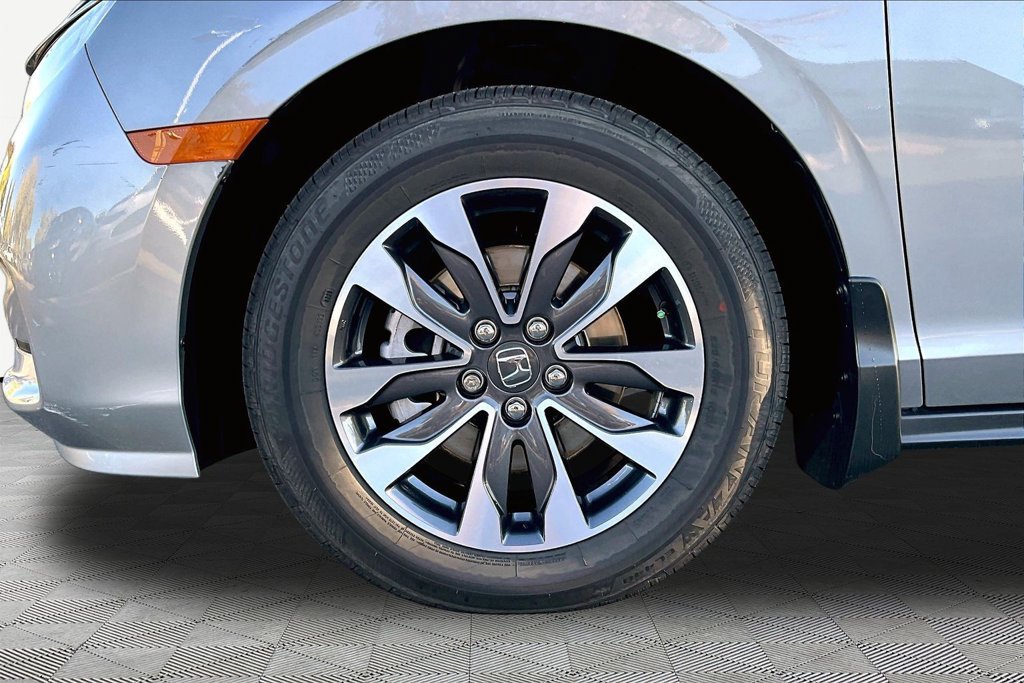 Certified 2024 Honda Odyssey EX-L image 23