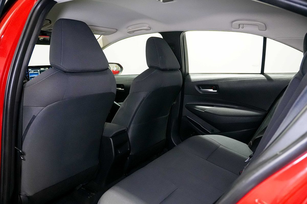 Used 2021 Toyota Corolla LE FWD image 16