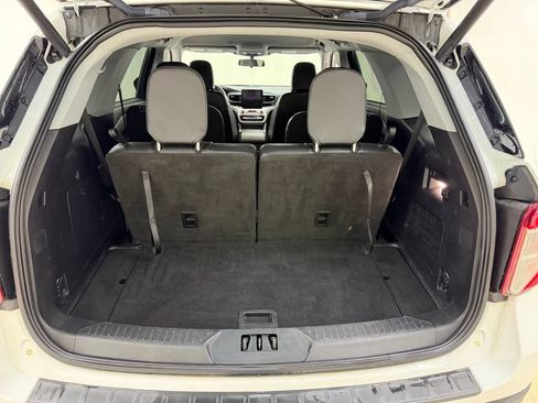 Used 2021 Ford Explorer XLT w/ Equipment Group 202A AWD/4WD image 5