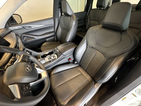 Certified 2023 INFINITI QX60 Luxe w/ Cargo Package AWD/4WD image 11