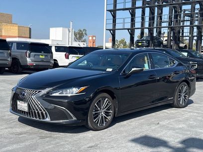 Used 2022 Lexus ES 300h w/ Premium Package
