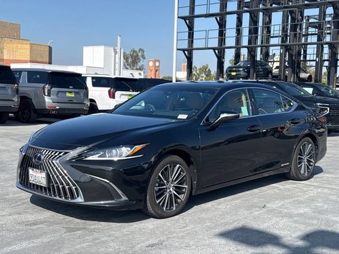 Used 2022 Lexus ES 300h w/ Premium Package FWD image 1