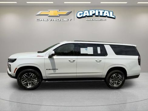 Used 2025 Chevrolet Suburban Z71 w/ Comfort Package AWD/4WD image 2