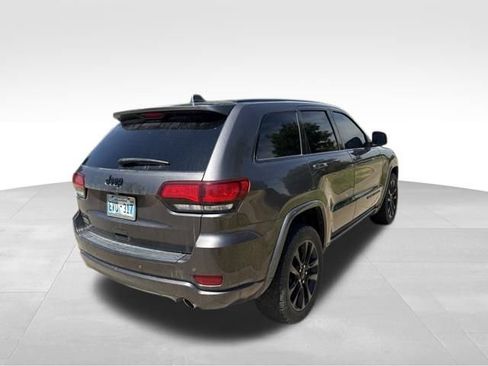 Used 2021 Jeep Grand Cherokee Laredo X AWD/4WD image 3