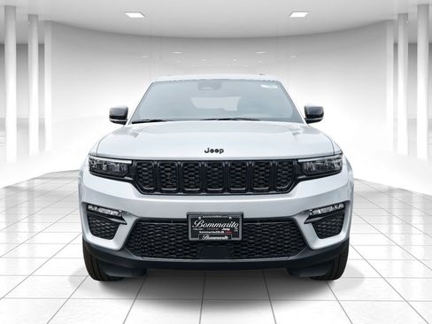 New 2025 Jeep Grand Cherokee Limited w/ Black Appearance Package image 8