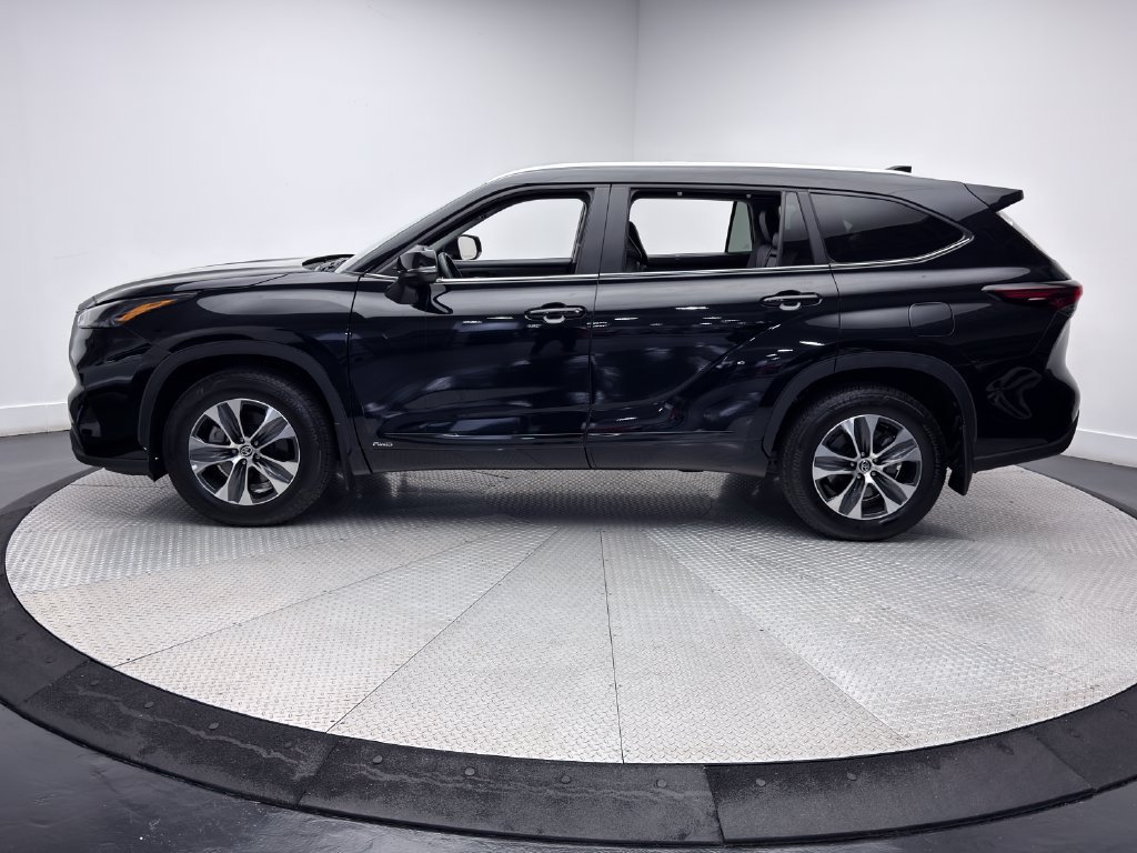 Certified 2026 Toyota Highlander XLE AWD/4WD image 8