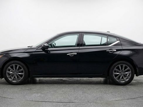 Used 2025 Nissan Altima 2.5 SV image 5
