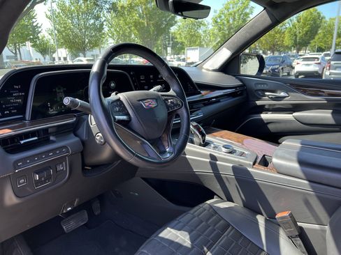 Used 2021 Cadillac Escalade ESV Sport Platinum w/ Heavy-Duty Trailer Package AWD/4WD image 17