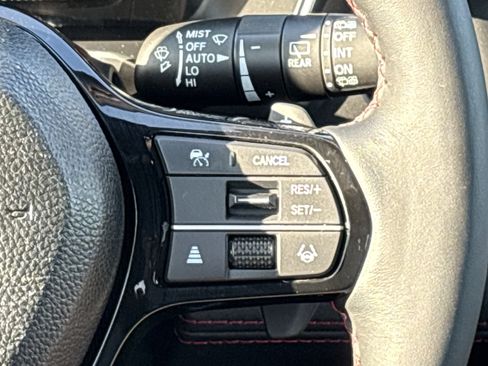 Used 2025 Honda Pilot Black Edition image 23
