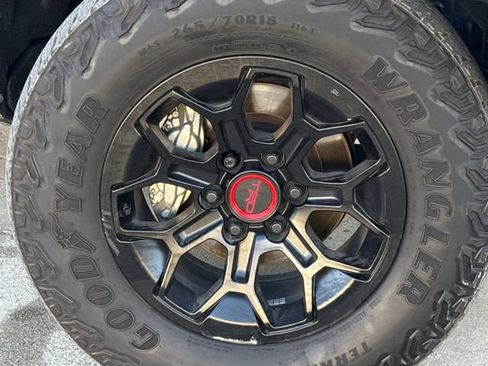 Used 2025 Toyota Tacoma TRD Pro AWD/4WD image 9