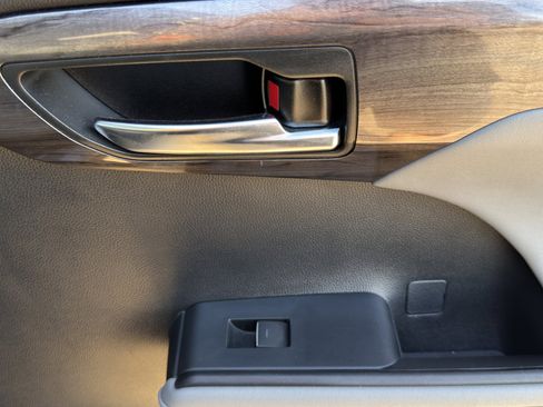 Used 2021 Toyota Highlander Platinum image 48