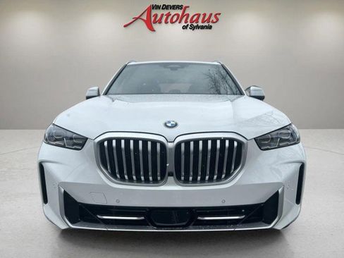 Used 2024 BMW X5 xDrive40i w/ Premium Package image 2