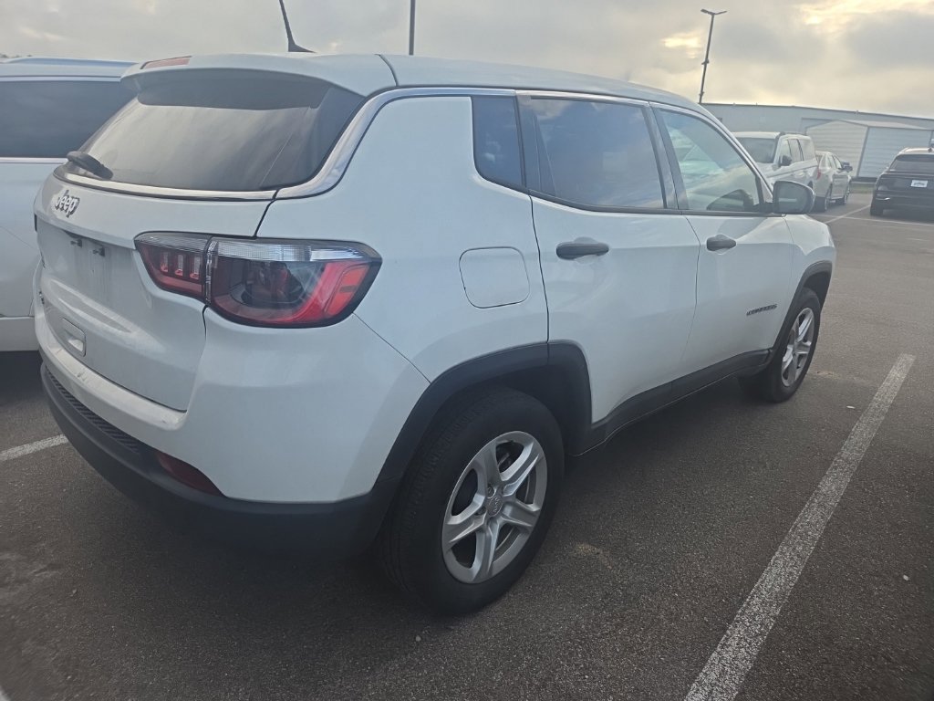 Used 2023 Jeep Compass Sport AWD/4WD image 9