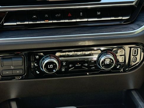 New 2026 GMC Sierra 1500 SLT image 14